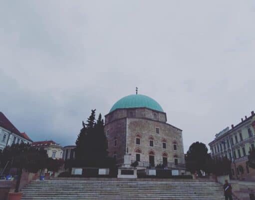 Dzsámi a belváros szívében