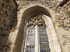 Középkori műemlékek között lépkedve Pásztón – 2. rész – Történelmi séta a kolostortól, a „Romkerten” át egészen a templomig